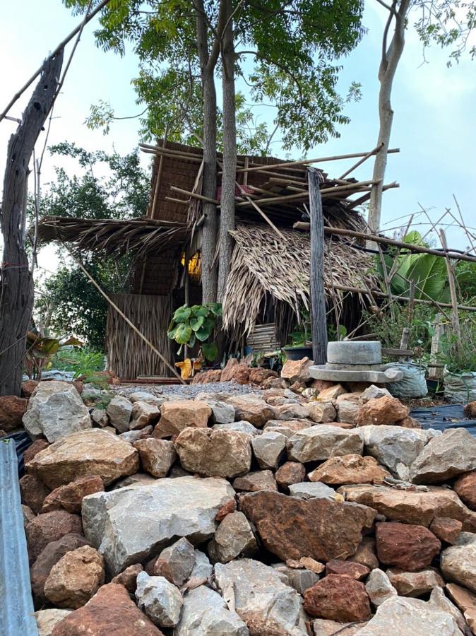 Royal Mountain Hut Hotel Ratchaburi Ngoại thất bức ảnh