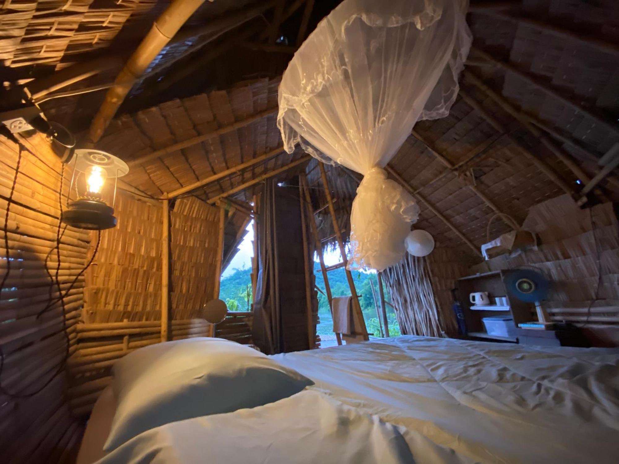 Royal Mountain Hut Hotel Ratchaburi Ngoại thất bức ảnh