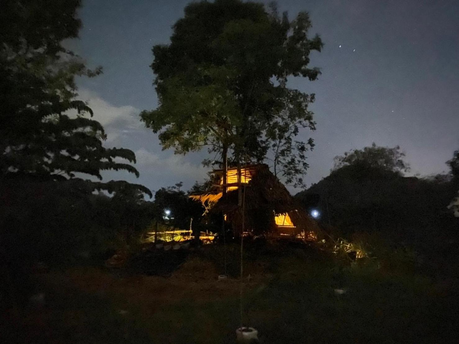 Royal Mountain Hut Hotel Ratchaburi Phòng bức ảnh