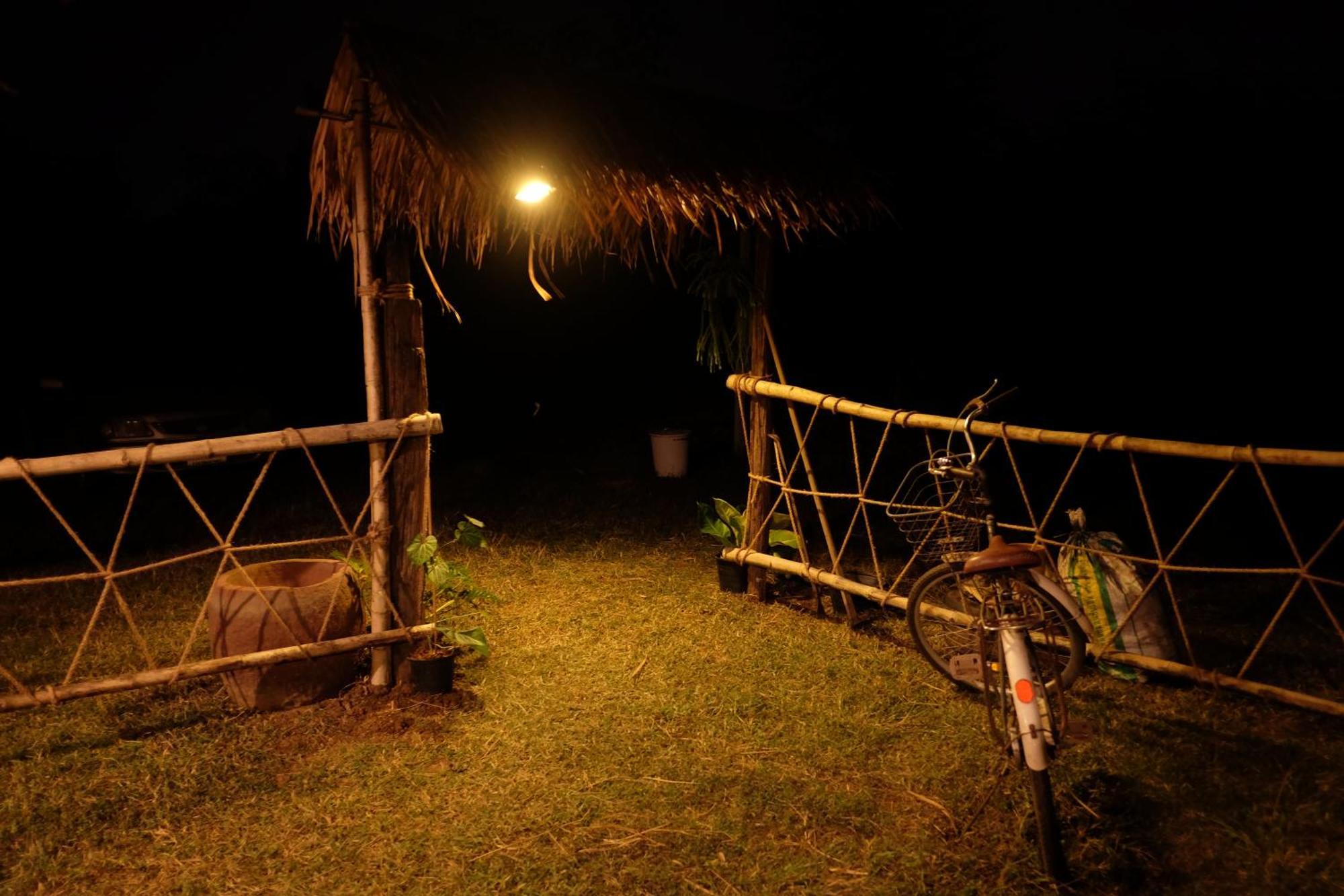 Royal Mountain Hut Hotel Ratchaburi Ngoại thất bức ảnh