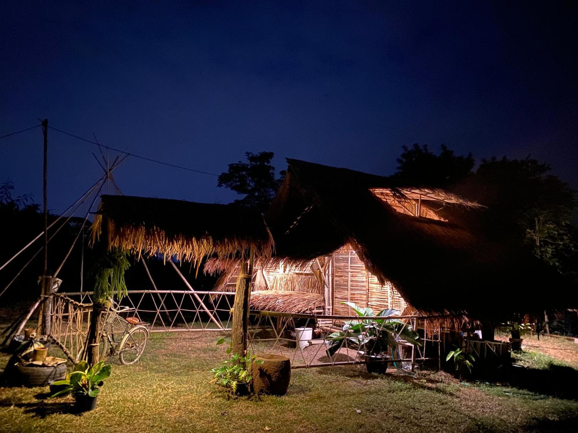 Royal Mountain Hut Hotel Ratchaburi Ngoại thất bức ảnh
