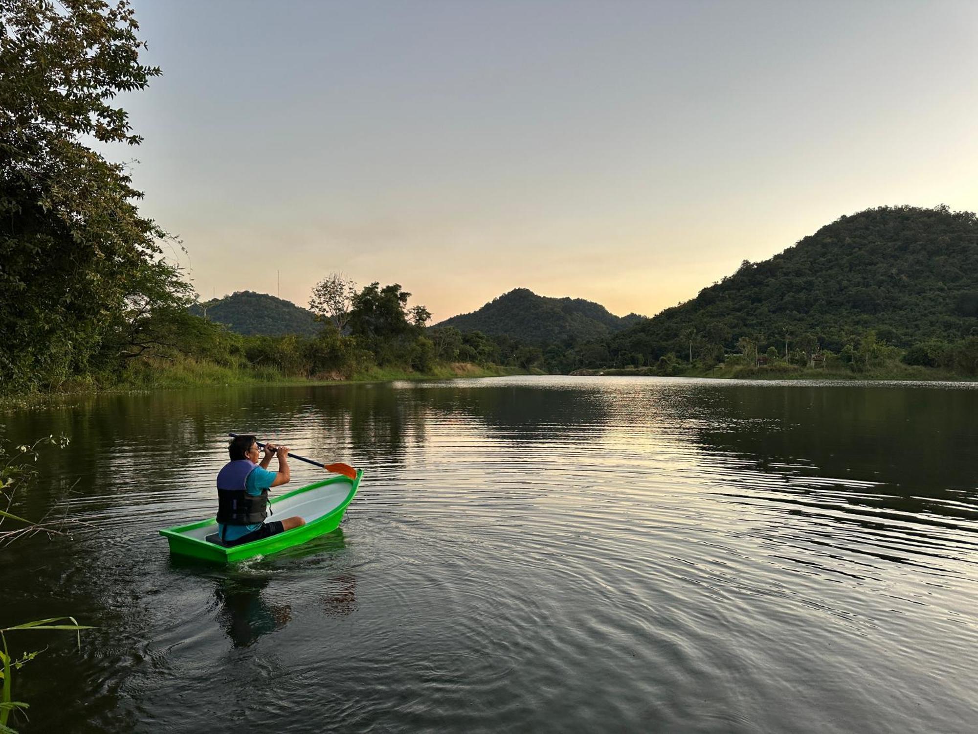 Royal Mountain Hut Hotel Ratchaburi Ngoại thất bức ảnh