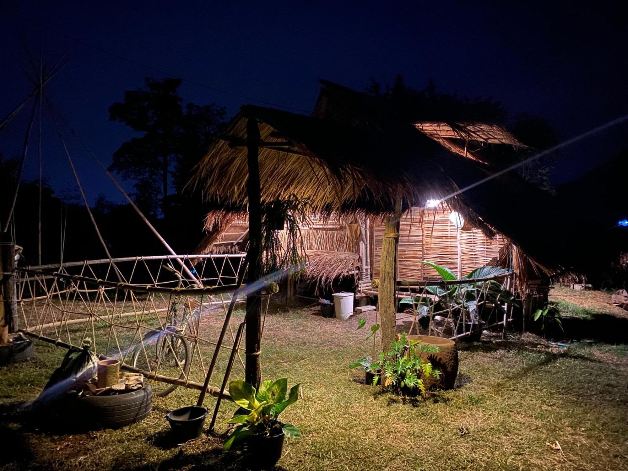 Royal Mountain Hut Hotel Ratchaburi Ngoại thất bức ảnh