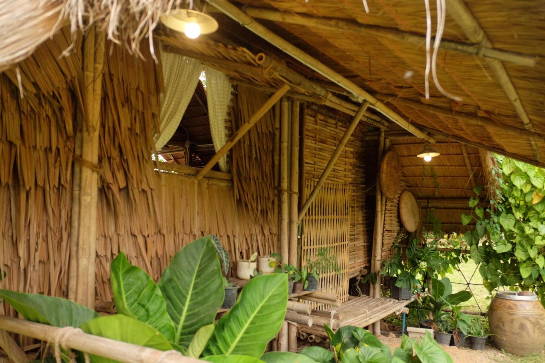 Royal Mountain Hut Hotel Ratchaburi Phòng bức ảnh