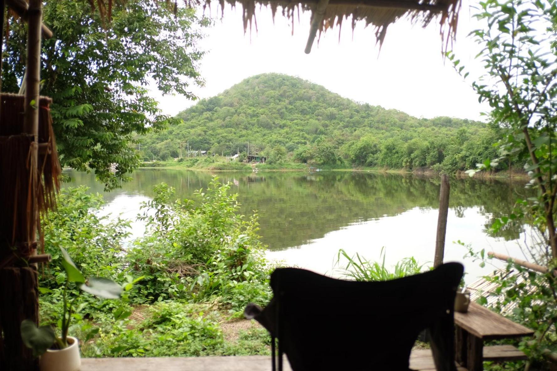 Royal Mountain Hut Hotel Ratchaburi Phòng bức ảnh